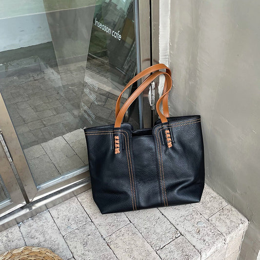Harper | Borsa a tracolla grande da donna in pelle vegana, in stile minimalista