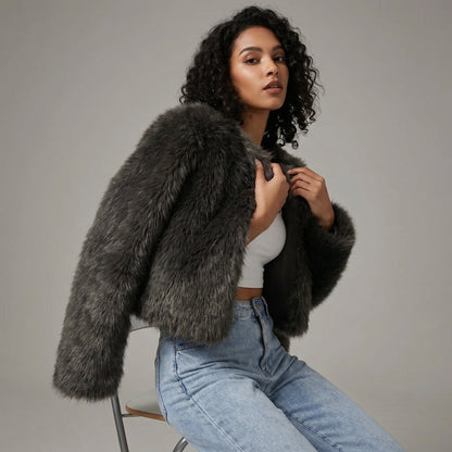 Mia | Cardigan corto da donna in pelliccia sintetica