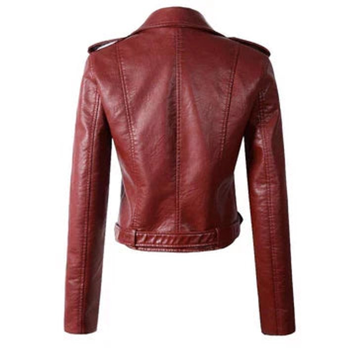 Aria | Giacca da donna corta in ecopelle stile moto con cintura, modello biker