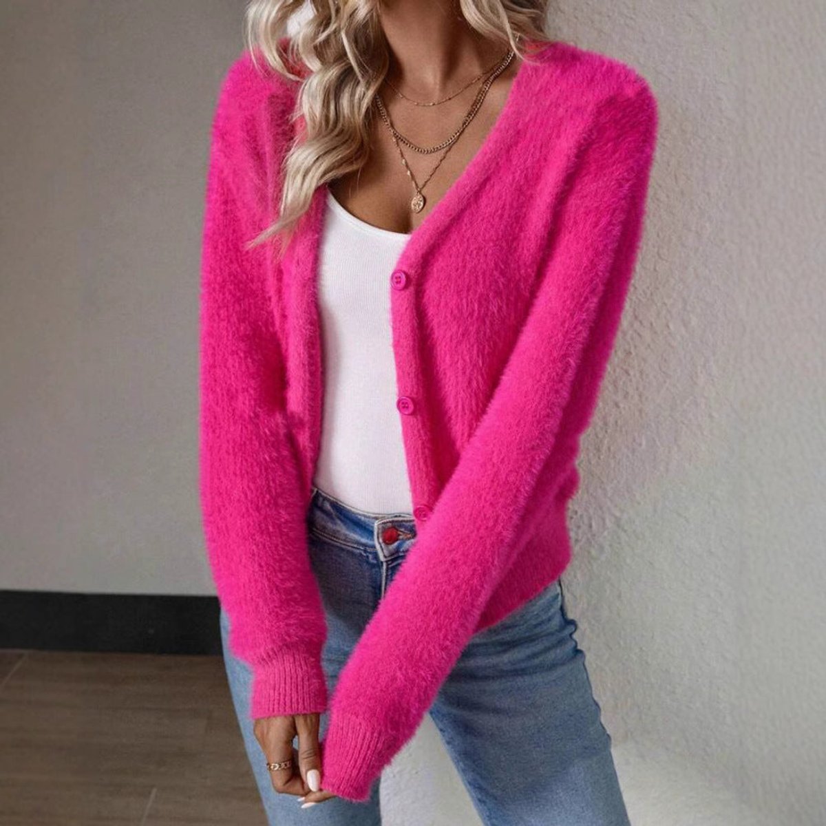 Layla | Cardigan da donna in maglia morbida con scollo a V e abbottonatura frontale