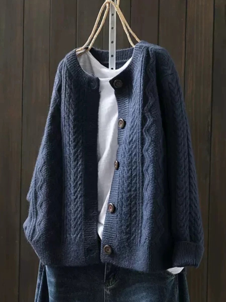 Victoria | Cardigan da donna oversize con lavorazione a trecce e bottoni