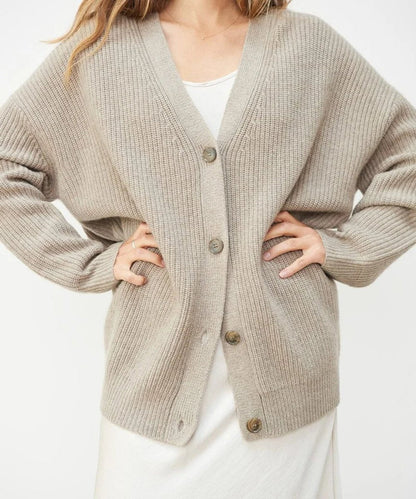 Isabella | Cardigan da donna in cashmere con scollo a V e vestibilità comoda, con chiusura a bottoni sul davanti
