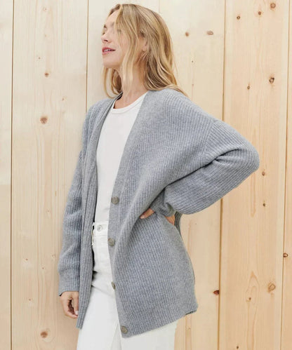 Isabella | Cardigan da donna in cashmere con scollo a V e vestibilità comoda, con chiusura a bottoni sul davanti