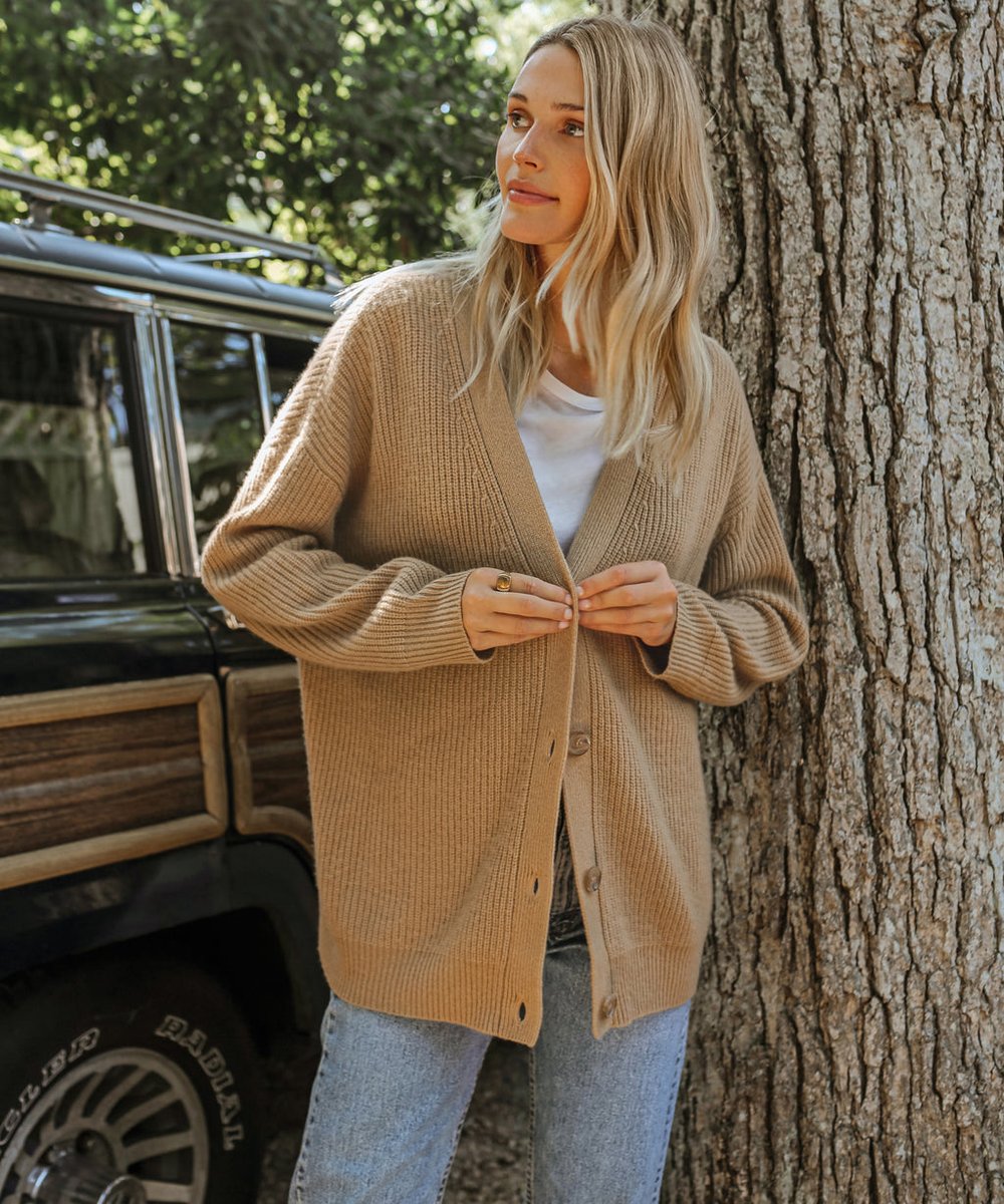 Isabella | Cardigan da donna in cashmere con scollo a V e vestibilità comoda, con chiusura a bottoni sul davanti